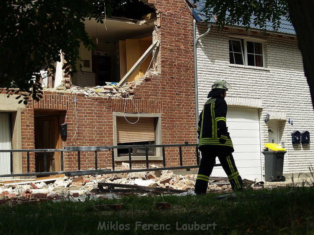 Detonation im Haus Erftstadt Dirmertsheim Brueckenstr P603.JPG